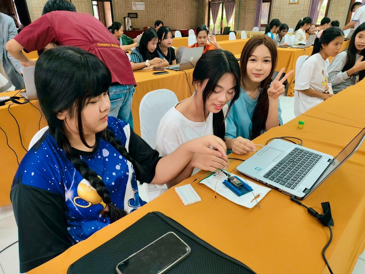 LINE_ALBUM_Day 2_250509_7