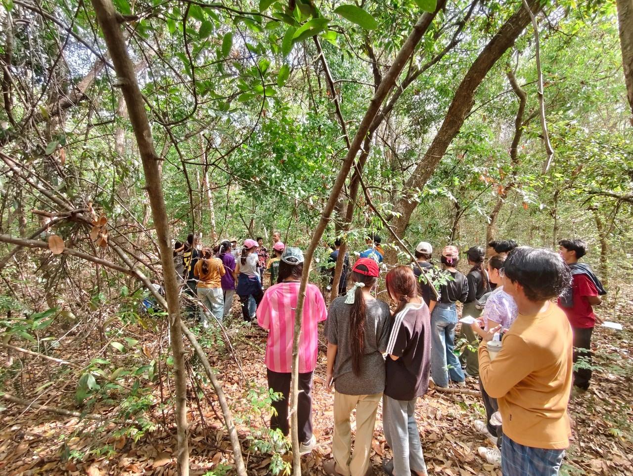 LINE_ALBUM_Day 4_250509_18